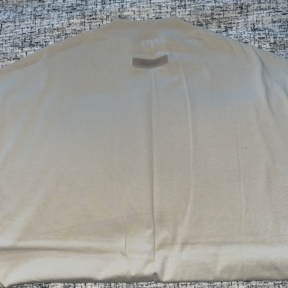 Fear of God Essentials Tee - Picture 4 of 5